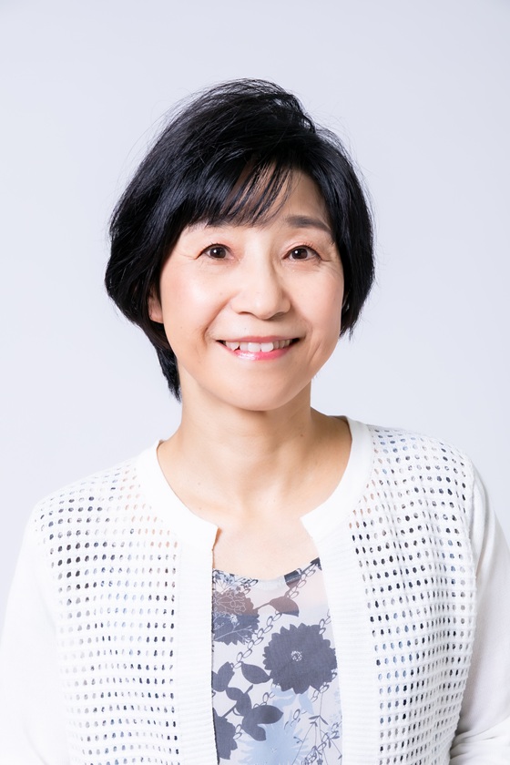 川島 美衣